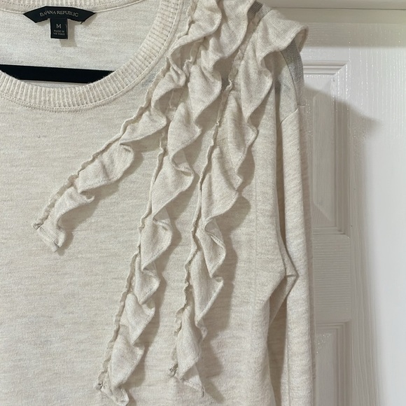 Banana Republic Women’s Sweater Lightweight Ruffle Trim Long Sleeve Cream Size M - Picture 3 of 10